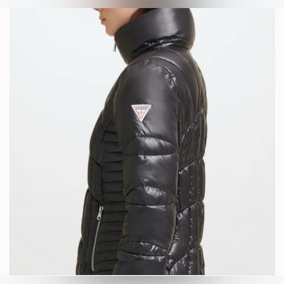 NWOT Women’s Black Puffer Jacket - Medium - Picture 4 of 11